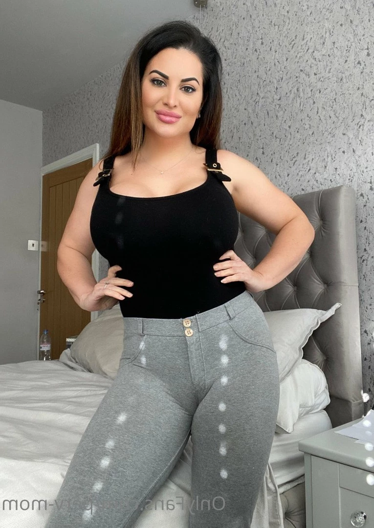 𝙋𝙀𝙍𝙑-𝙈𝙊𝙈 [ sophielawson_x ] Onlyfans leaked photo 2813681 on Hotleaks.tv