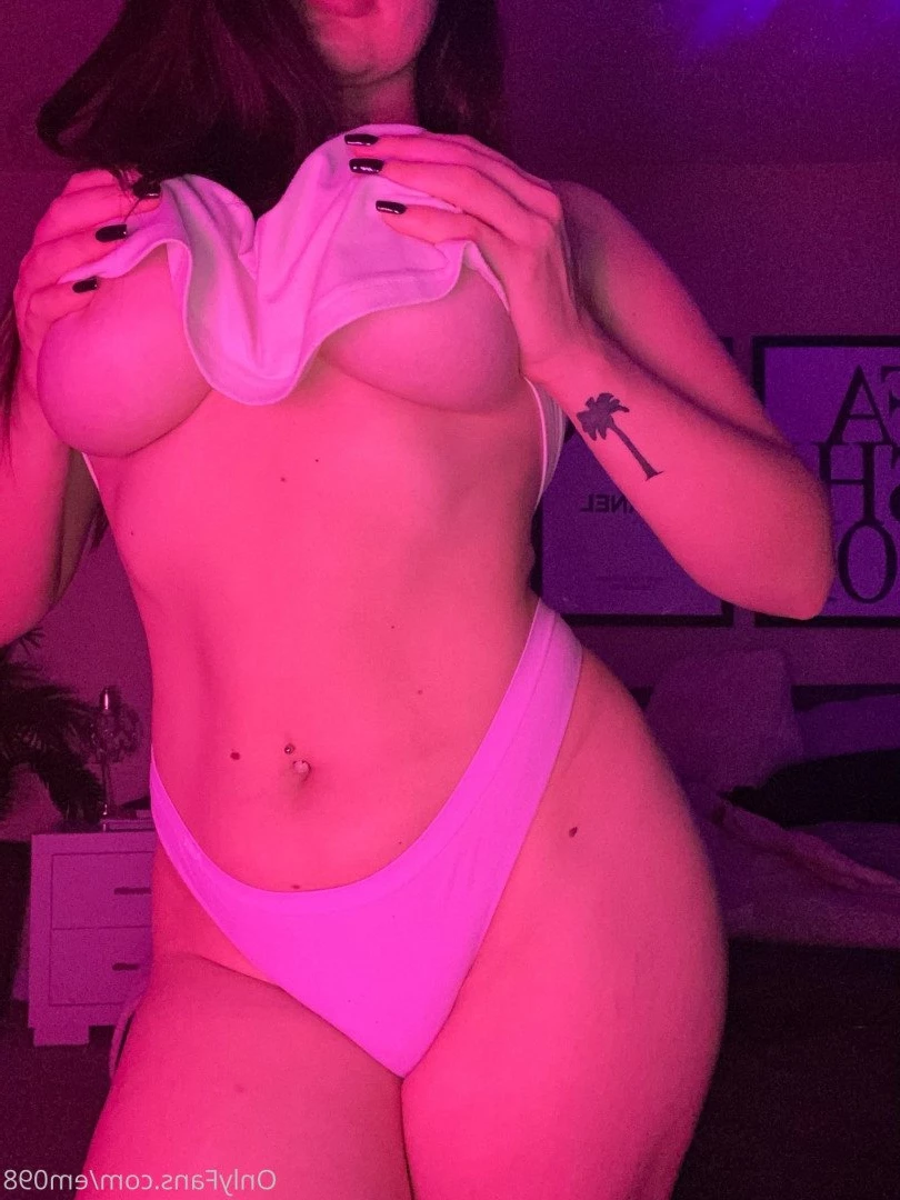 Em 🦋 [ em098 ] Onlyfans leaked photo 347572 on Hotleaks.tv