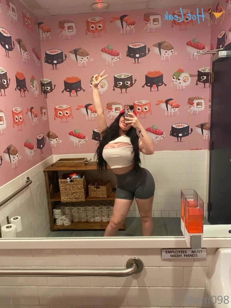 Em 🦋 [ em098 ] Onlyfans leaked photo 13929322 on Hotleaks.tv