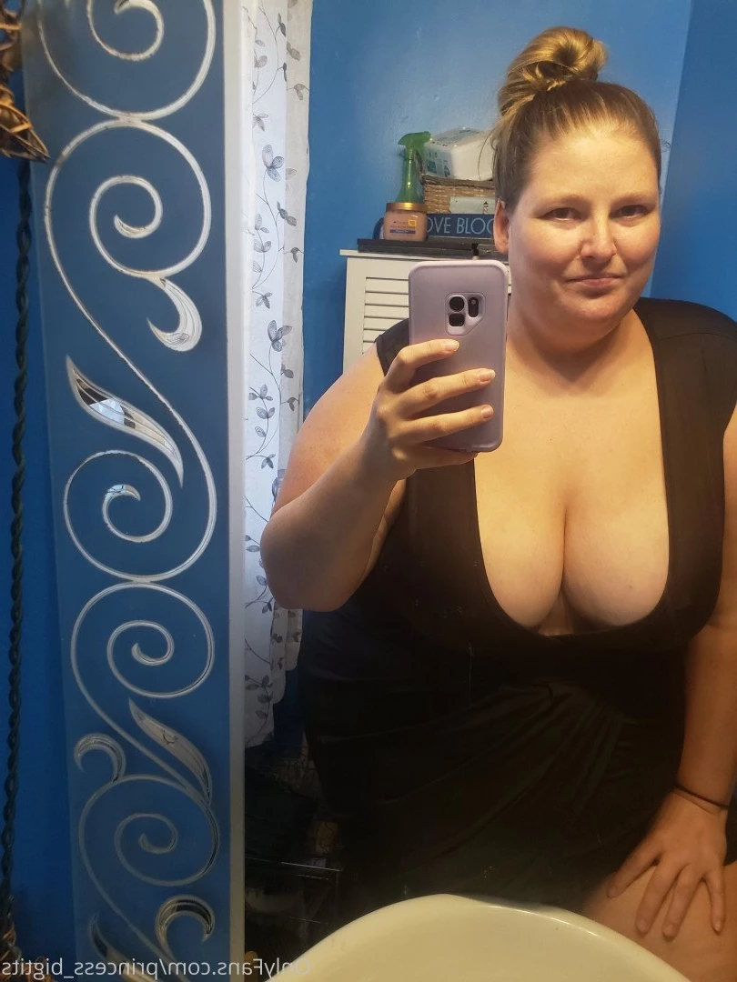 Princess Big Tits 👸 [ princess_bigtits ] Onlyfans leaked photo 2850931 on Hotleaks.tv