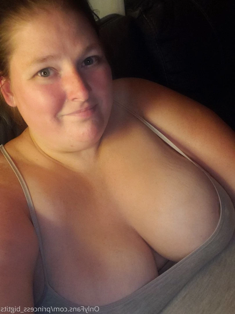 Princess Big Tits 👸 [ princess_bigtits ] Onlyfans leaked photo 2851166 on Hotleaks.tv