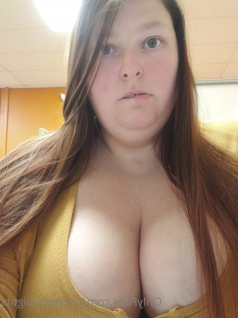 Princess Big Tits 👸 [ princess_bigtits ] Onlyfans leaked photo 2851212 on Hotleaks.tv