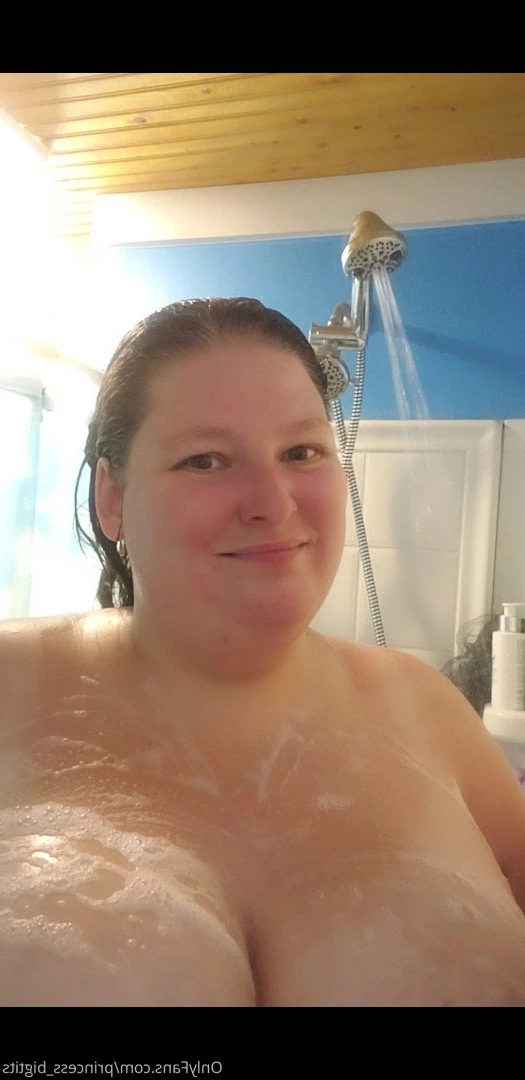 Princess Big Tits 👸 [ princess_bigtits ] Onlyfans leaked photo 2851422 on Hotleaks.tv