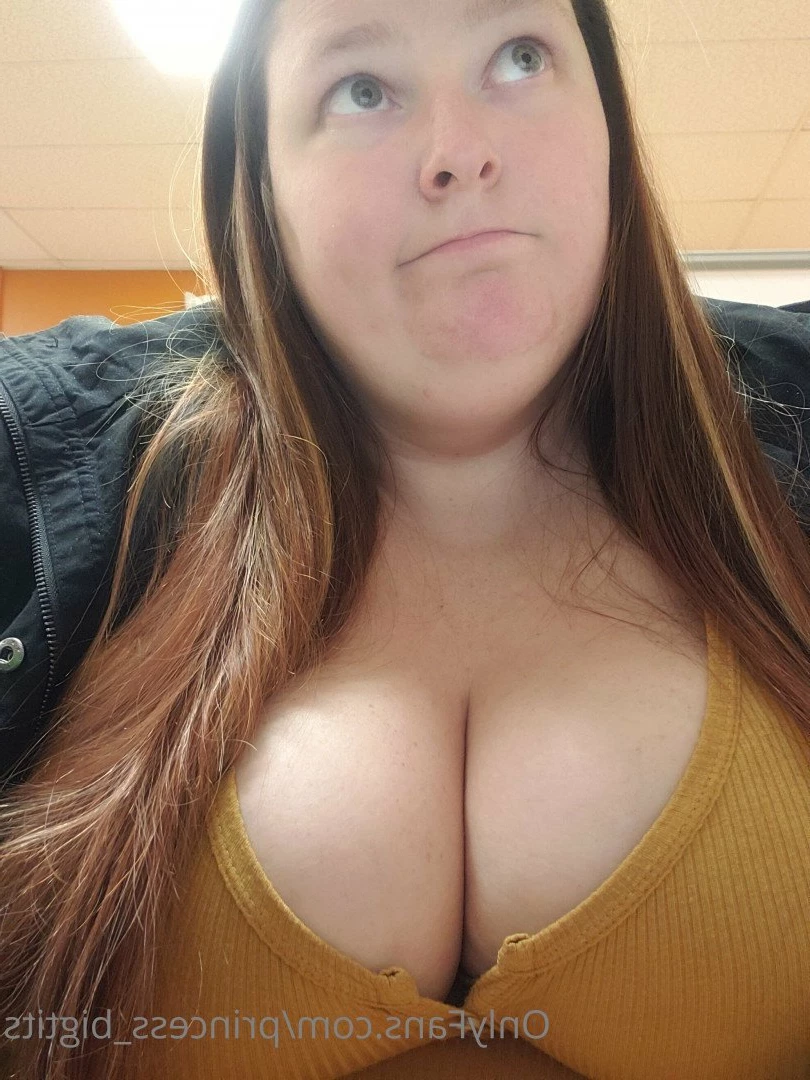 Princess Big Tits 👸 [ princess_bigtits ] Onlyfans leaked photo 2851778 on Hotleaks.tv