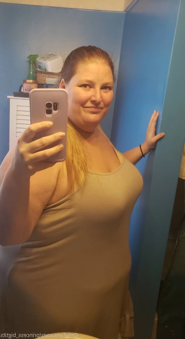 Princess Big Tits 👸 [ princess_bigtits ] Onlyfans leaked photo 2852340 on Hotleaks.tv