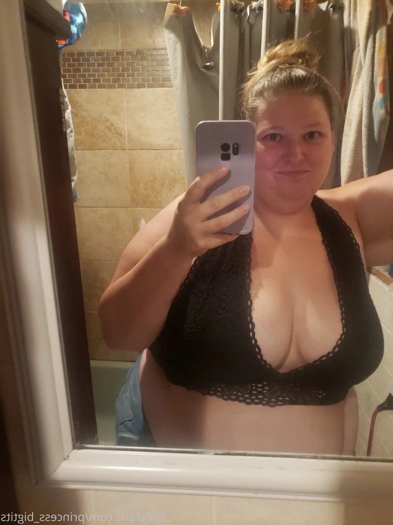 Princess Big Tits 👸 [ princess_bigtits ] Onlyfans leaked photo 2852636 on Hotleaks.tv