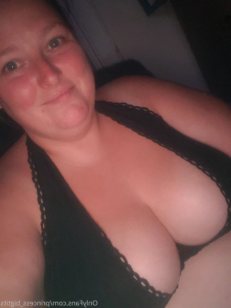 Princess Big Tits 👸 [ princess_bigtits ] Onlyfans leaked photo 2852819 on Hotleaks.tv