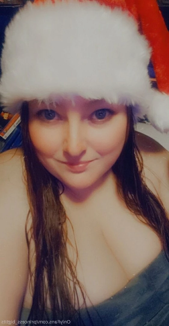 Princess Big Tits 👸 [ princess_bigtits ] Onlyfans leaked photo 2852864 on Hotleaks.tv