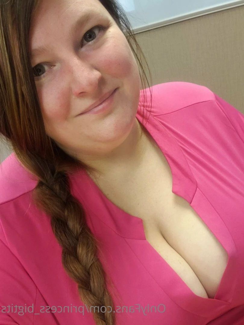 Princess Big Tits 👸 [ princess_bigtits ] Onlyfans leaked photo 2853353 on Hotleaks.tv