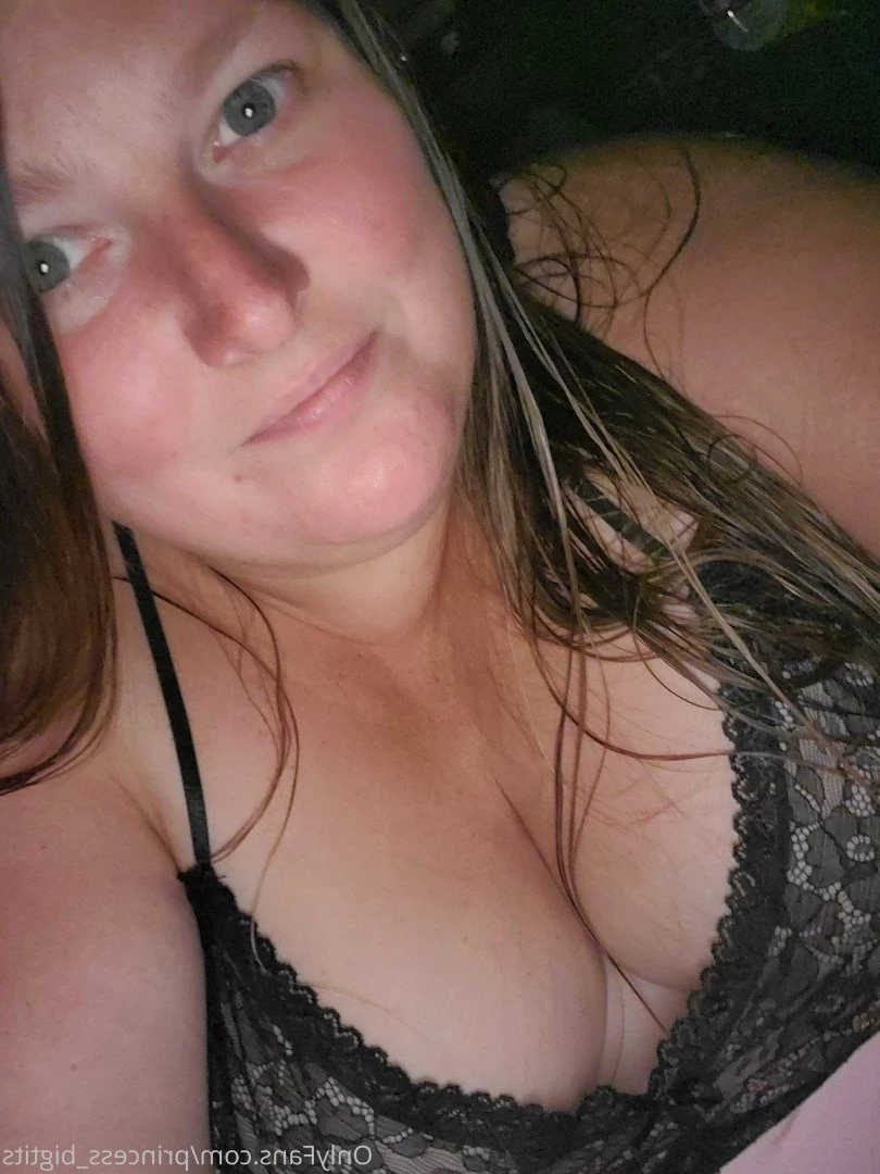 Princess Big Tits 👸 [ princess_bigtits ] Onlyfans leaked photo 2853534 on Hotleaks.tv