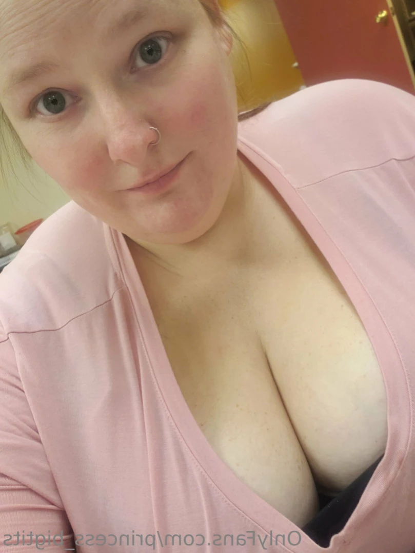 Princess Big Tits 👸 [ princess_bigtits ] Onlyfans leaked photo 12563115 on Hotleaks.tv