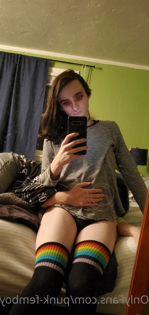 Enby Punk [ enby-punk ] Onlyfans leaked photo 2788859 on Hotleaks.tv