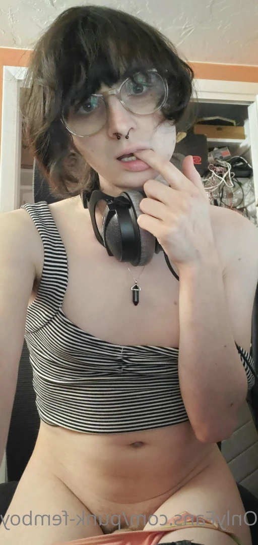 Enby Punk [ enby-punk ] Onlyfans leaked photo 7669850 on Hotleaks.tv