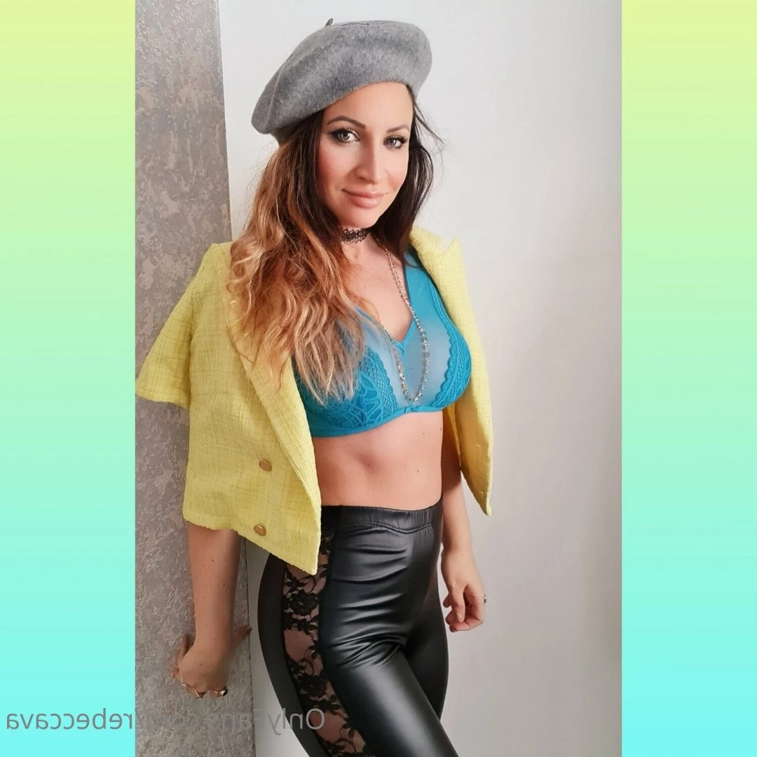 Rebecca Vocal Athlete [ rebeccava ] Onlyfans leaked photo 2771541 on Hotleaks.tv