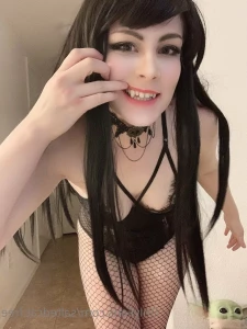 3025239
