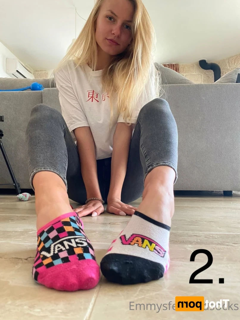 Emmysfeetandsocks [ emmyfeetandsocks ] Onlyfans leaked photo 12225579 on Hotleaks.tv