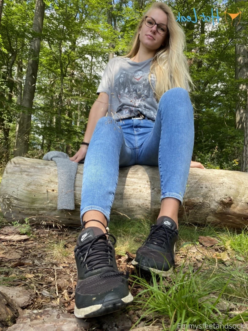 Emmysfeetandsocks [ emmyfeetandsocks ] Onlyfans leaked photo 12265952 on Hotleaks.tv