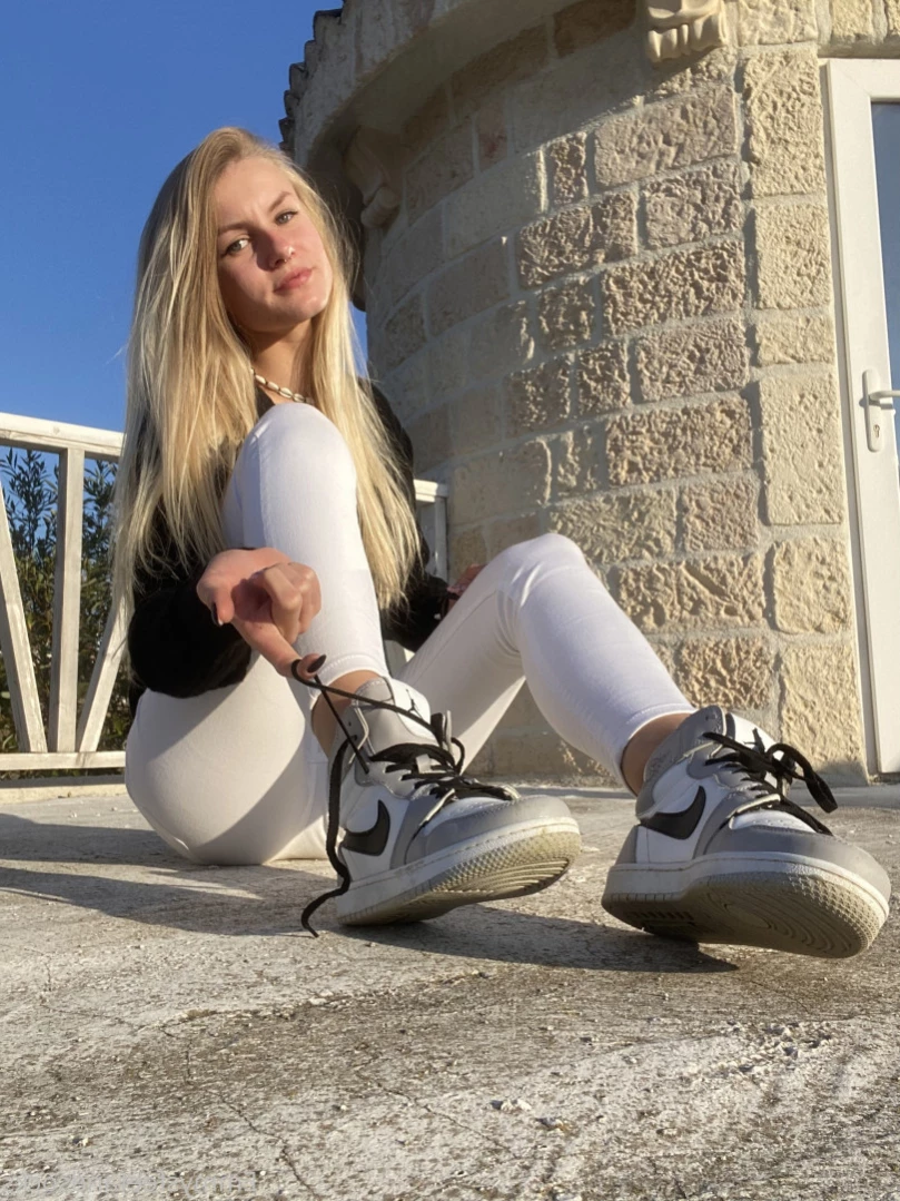 Emmysfeetandsocks [ emmyfeetandsocks ] Onlyfans leaked photo 12518679 on Hotleaks.tv