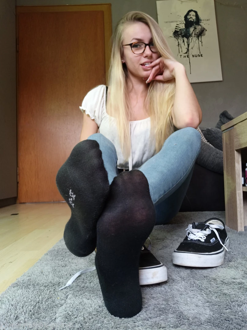 Emmysfeetandsocks [ emmyfeetandsocks ] Onlyfans leaked photo 14968764 on Hotleaks.tv