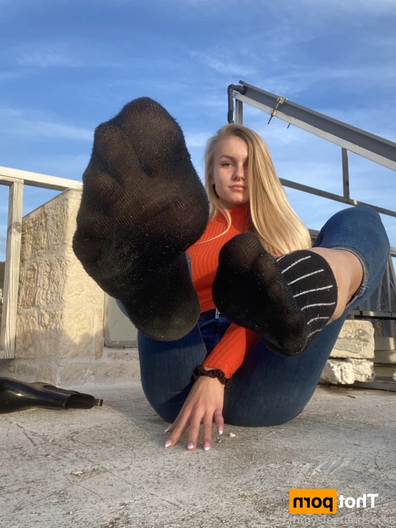 Emmysfeetandsocks [ emmyfeetandsocks ] Onlyfans leaked photo 15098542 on Hotleaks.tv