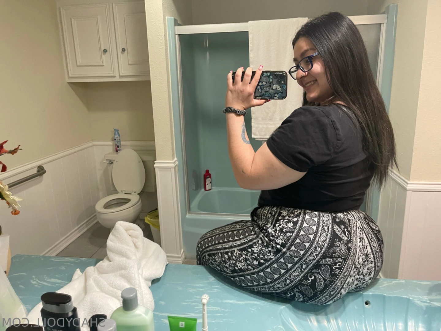 𝐋𝐚𝐭𝐢𝐧𝐚 𝐆𝐚𝐦𝐞𝐫 𝐧𝐞𝐞𝐝𝐬 𝐝*𝐜𝐤 🎮👸🏻💦 [ shadydoll ] Onlyfans leaked photo 12665637 on Hotleaks.tv