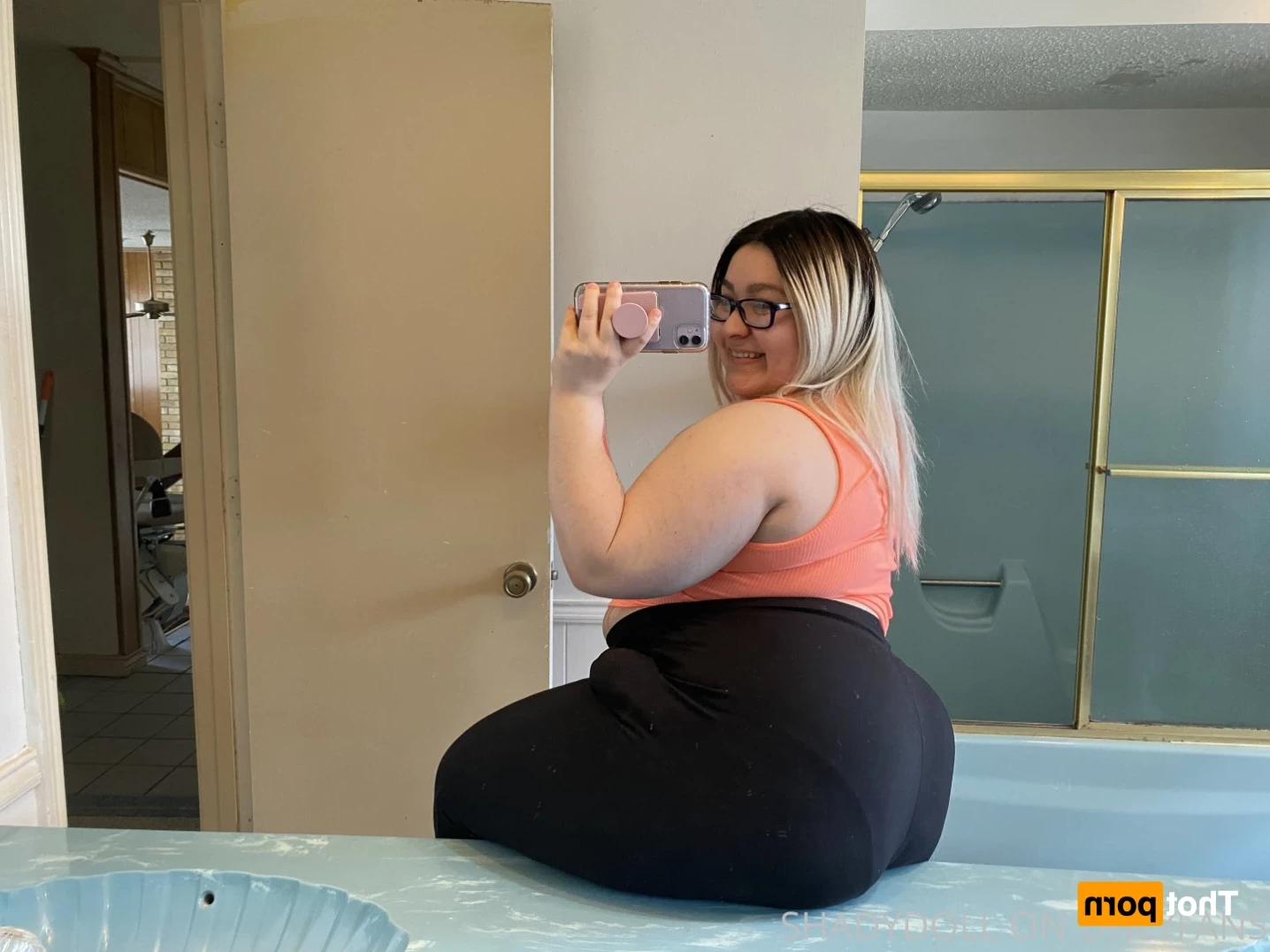 𝐋𝐚𝐭𝐢𝐧𝐚 𝐆𝐚𝐦𝐞𝐫 𝐧𝐞𝐞𝐝𝐬 𝐝*𝐜𝐤 🎮👸🏻💦 [ shadydoll ] Onlyfans leaked photo 13230812 on Hotleaks.tv
