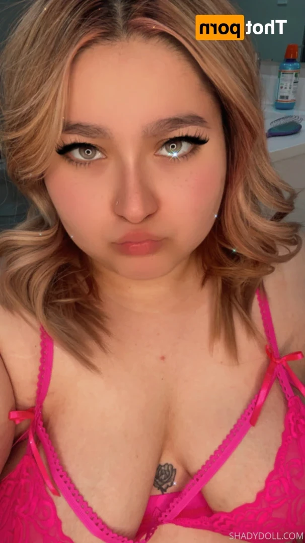 𝐋𝐚𝐭𝐢𝐧𝐚 𝐆𝐚𝐦𝐞𝐫 𝐧𝐞𝐞𝐝𝐬 𝐝*𝐜𝐤 🎮👸🏻💦 [ shadydoll ] Onlyfans leaked photo 13242734 on Hotleaks.tv