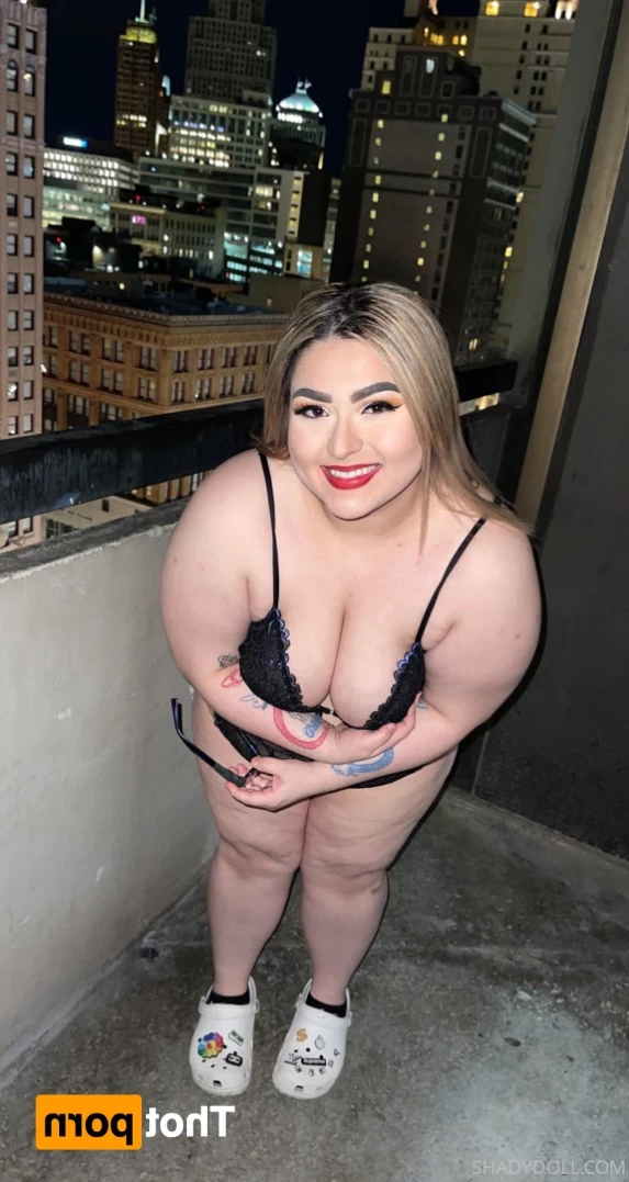 𝐋𝐚𝐭𝐢𝐧𝐚 𝐆𝐚𝐦𝐞𝐫 𝐧𝐞𝐞𝐝𝐬 𝐝*𝐜𝐤 🎮👸🏻💦 [ shadydoll ] Onlyfans leaked photo 13243805 on Hotleaks.tv
