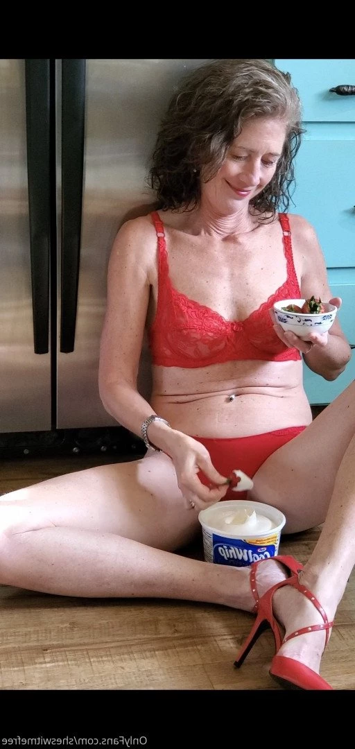 💥CLASSY HOT BABE - ALWAYS FREE 💥 [ sheswitmefree ] Onlyfans leaked photo 2792027 on Hotleaks.tv