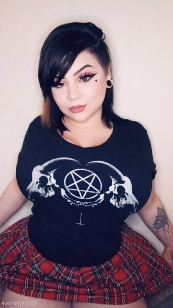 Spooky Carli [ spookygirllove ] Onlyfans leaked photo 7668033 on Hotleaks.tv
