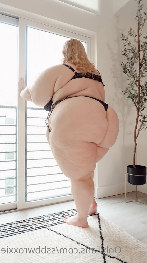 Supersized Roxxie [ ssbbwroxxie ] Onlyfans leaked photo 2722052 on Hotleaks.tv