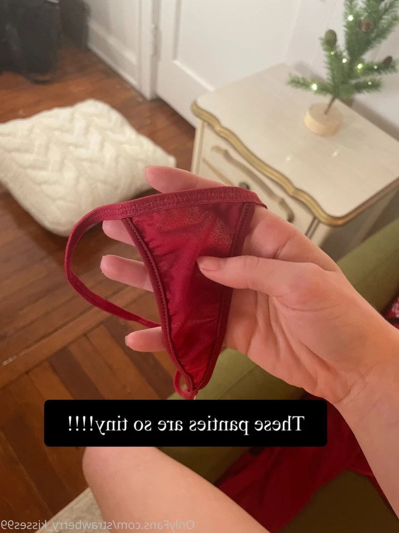 Strawberry Kisses [ strawberrykisses99 ] Onlyfans leaked photo 11458923 on Hotleaks.tv