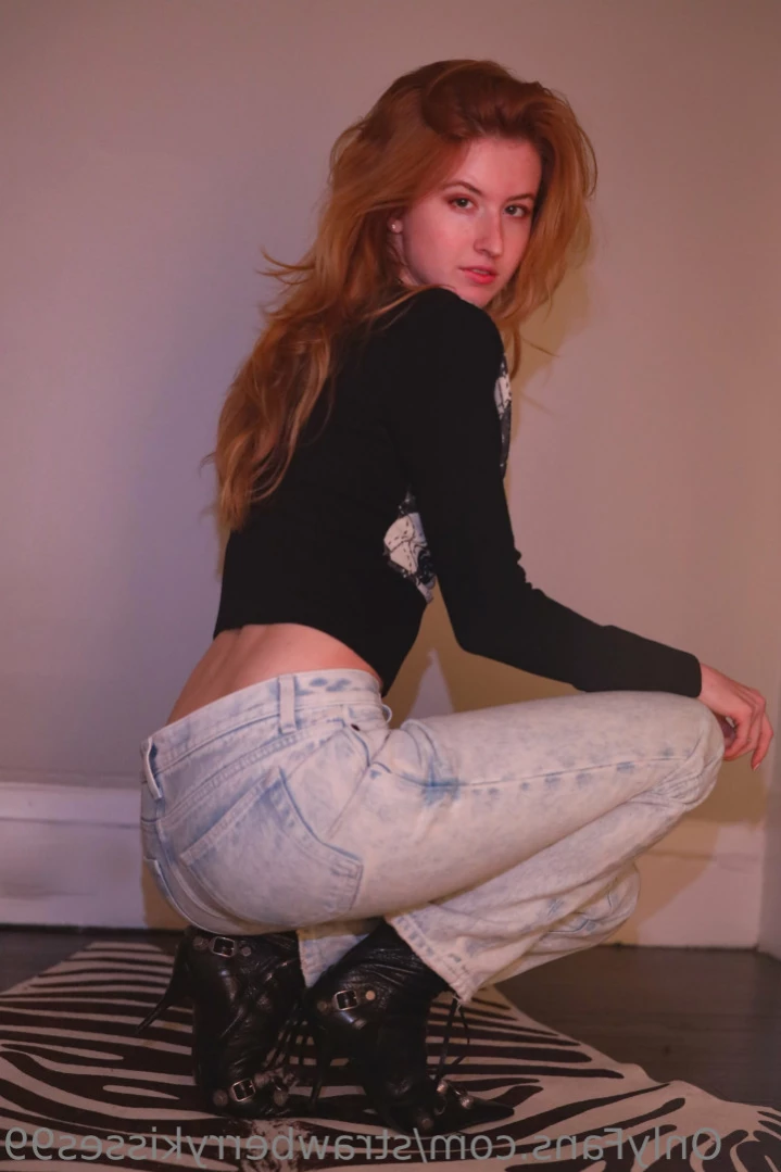Strawberry Kisses [ strawberrykisses99 ] Onlyfans leaked photo 13310967 on Hotleaks.tv