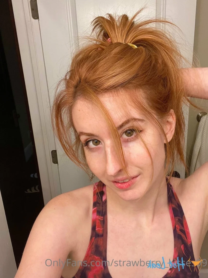 Strawberry Kisses [ strawberrykisses99 ] Onlyfans leaked photo 16330689 on Hotleaks.tv