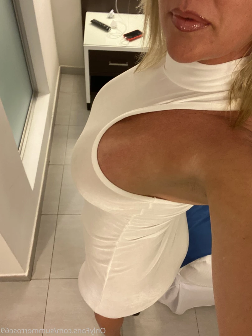 𝗦𝗨𝗠𝗠𝗘𝗥 𝗥𝗢𝗦𝗘 𝗦𝗪𝗜𝗡𝗚𝗘𝗥 𝗪𝗜𝗙𝗘 [ summerrose69 ] Onlyfans leaked photo 13198325 on Hotleaks.tv