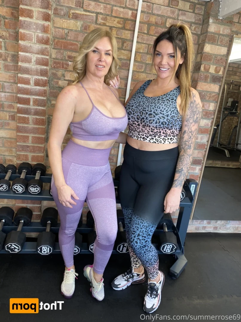 𝗦𝗨𝗠𝗠𝗘𝗥 𝗥𝗢𝗦𝗘 𝗦𝗪𝗜𝗡𝗚𝗘𝗥 𝗪𝗜𝗙𝗘 [ summerrose69 ] Onlyfans leaked photo 13219464 on Hotleaks.tv