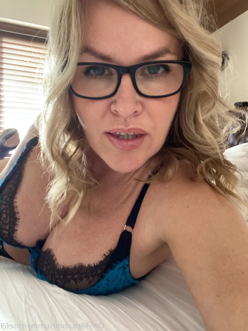 𝗦𝗨𝗠𝗠𝗘𝗥 𝗥𝗢𝗦𝗘 𝗦𝗪𝗜𝗡𝗚𝗘𝗥 𝗪𝗜𝗙𝗘 [ summerrose69 ] Onlyfans leaked photo 13220682 on Hotleaks.tv