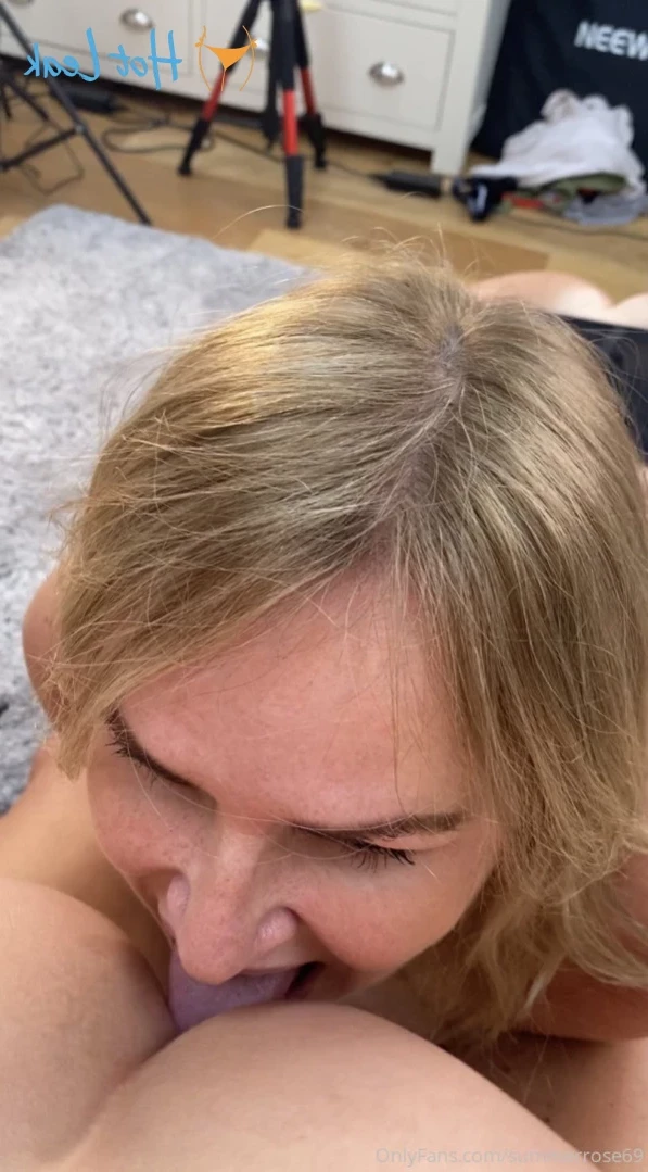 𝗦𝗨𝗠𝗠𝗘𝗥 𝗥𝗢𝗦𝗘 𝗦𝗪𝗜𝗡𝗚𝗘𝗥 𝗪𝗜𝗙𝗘 [ summerrose69 ] Onlyfans leaked photo 13319903 on Hotleaks.tv