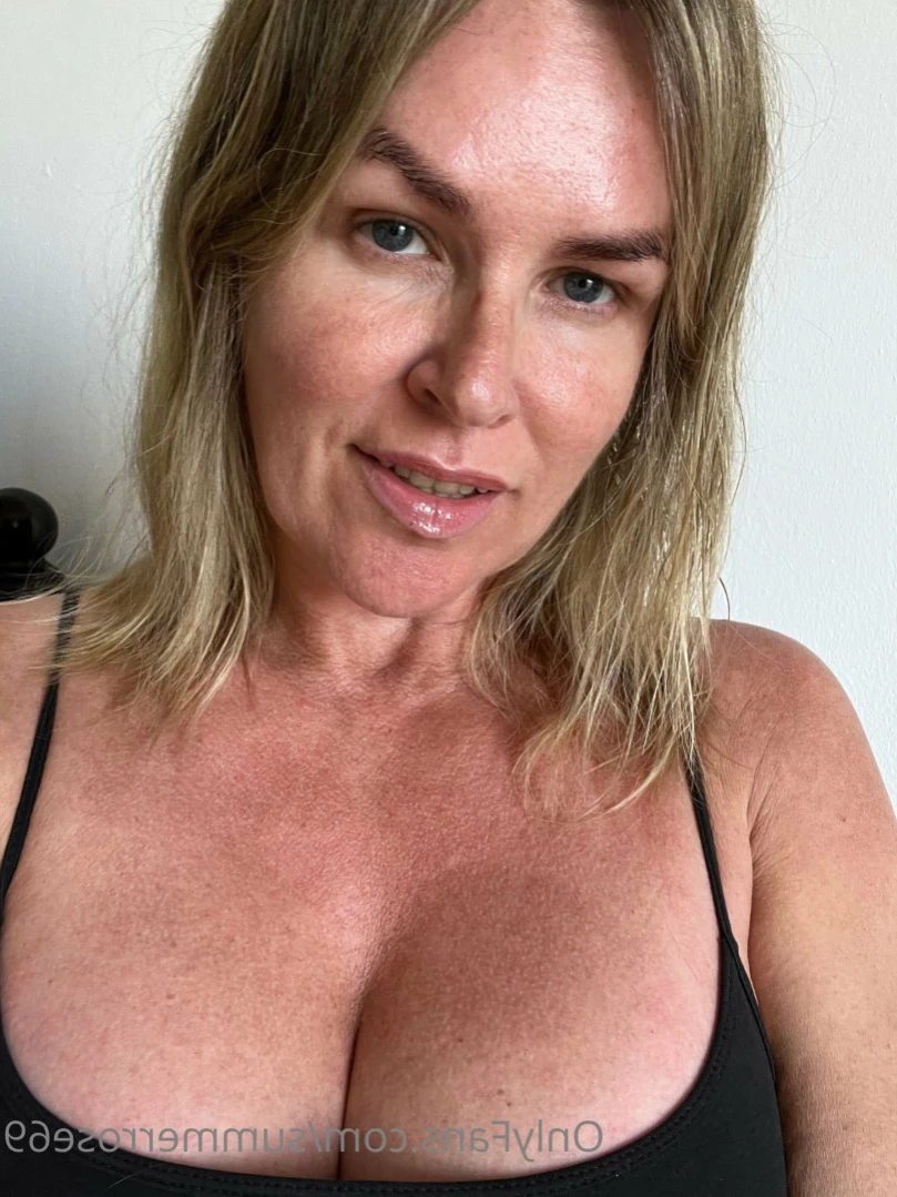 𝗦𝗨𝗠𝗠𝗘𝗥 𝗥𝗢𝗦𝗘 𝗦𝗪𝗜𝗡𝗚𝗘𝗥 𝗪𝗜𝗙𝗘 [ summerrose69 ] Onlyfans leaked photo 13321721 on Hotleaks.tv