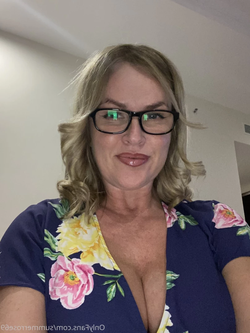 𝗦𝗨𝗠𝗠𝗘𝗥 𝗥𝗢𝗦𝗘 𝗦𝗪𝗜𝗡𝗚𝗘𝗥 𝗪𝗜𝗙𝗘 [ summerrose69 ] Onlyfans leaked photo 14559896 on Hotleaks.tv
