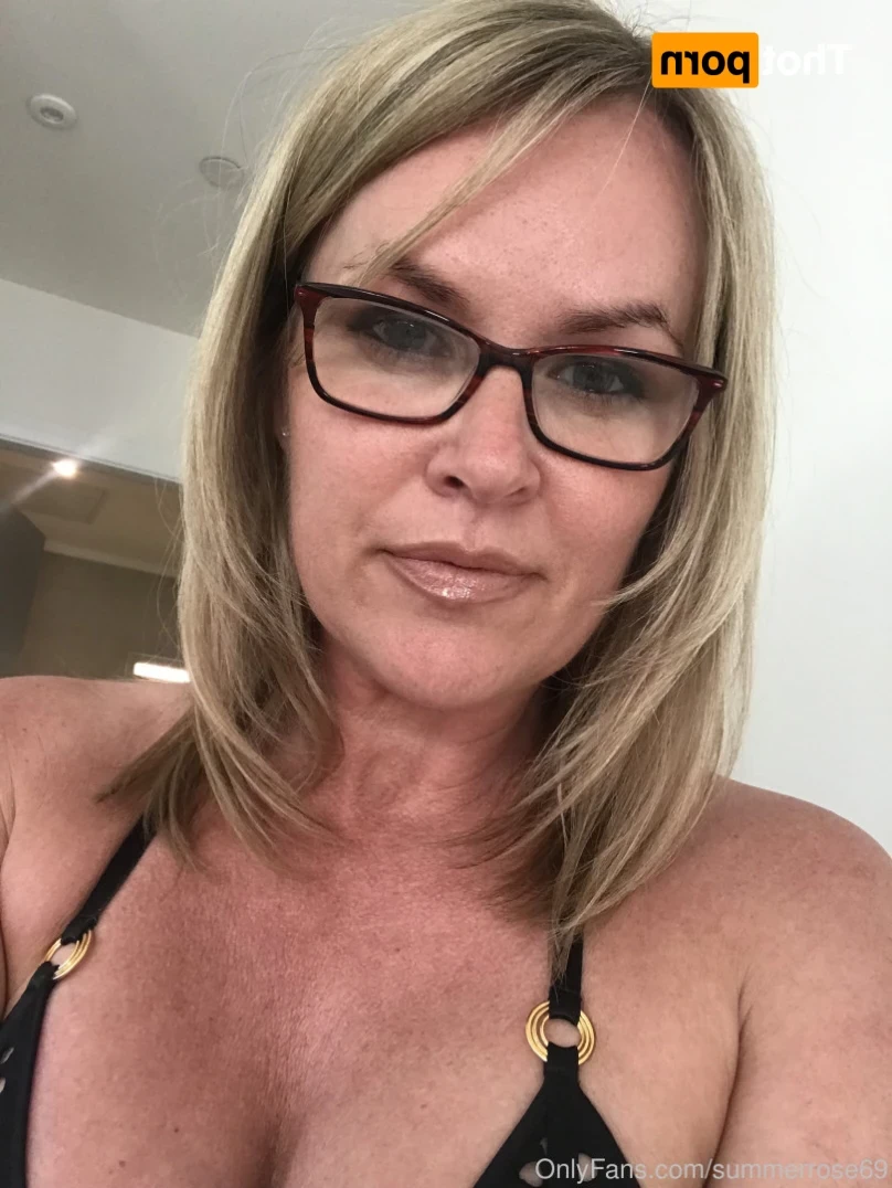 𝗦𝗨𝗠𝗠𝗘𝗥 𝗥𝗢𝗦𝗘 𝗦𝗪𝗜𝗡𝗚𝗘𝗥 𝗪𝗜𝗙𝗘 [ summerrose69 ] Onlyfans leaked photo 16123584 on Hotleaks.tv