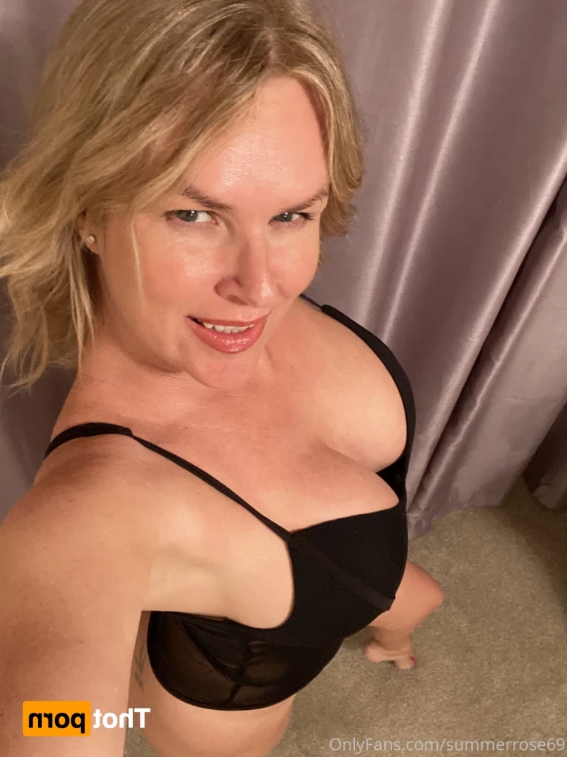𝗦𝗨𝗠𝗠𝗘𝗥 𝗥𝗢𝗦𝗘 𝗦𝗪𝗜𝗡𝗚𝗘𝗥 𝗪𝗜𝗙𝗘 [ summerrose69 ] Onlyfans leaked photo 16210436 on Hotleaks.tv