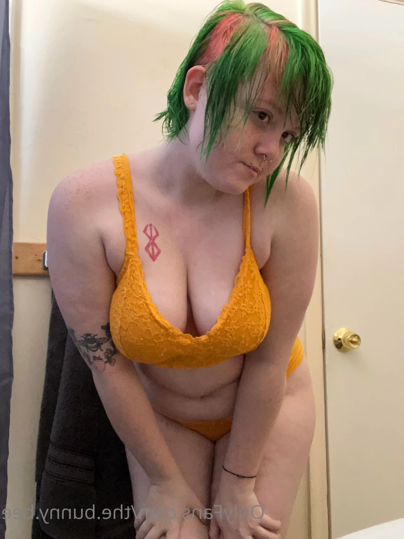 Ahri [ the.bunny.bee ] Onlyfans leaked photo 5721660 on Hotleaks.tv