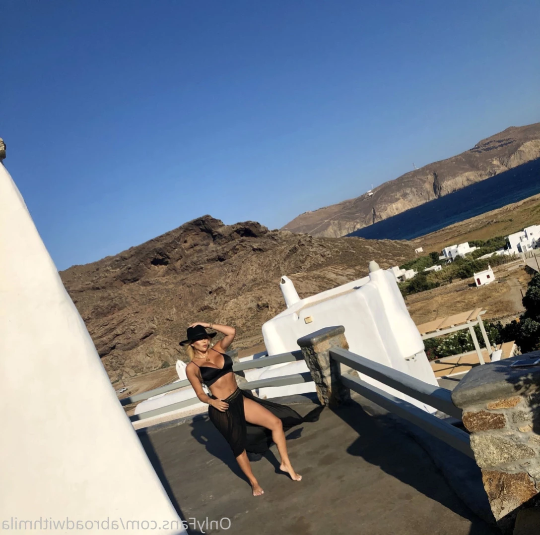 Abroad with Mila [ abroadwithmila ] Onlyfans leaked photo 12542348 on Hotleaks.tv