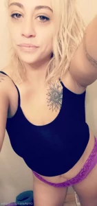 5686834