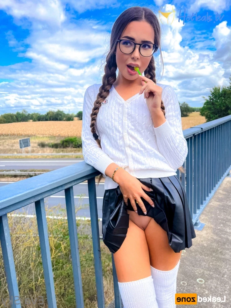💋18yr 🅲🅾︎🅻🅻🅴🅶🅴 🅶🅸🆁🅻 💋 [ freshmanevasky ] Onlyfans leaked photo 16298780 on Hotleaks.tv