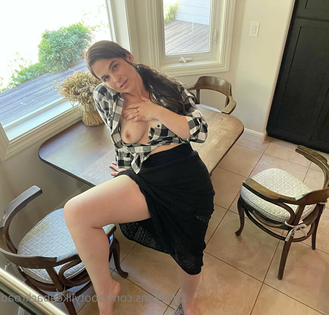 Gianna J 🍑 Certified TherapASSt [ bootylikeabackroad ] Onlyfans leaked photo 5880697 on Hotleaks.tv