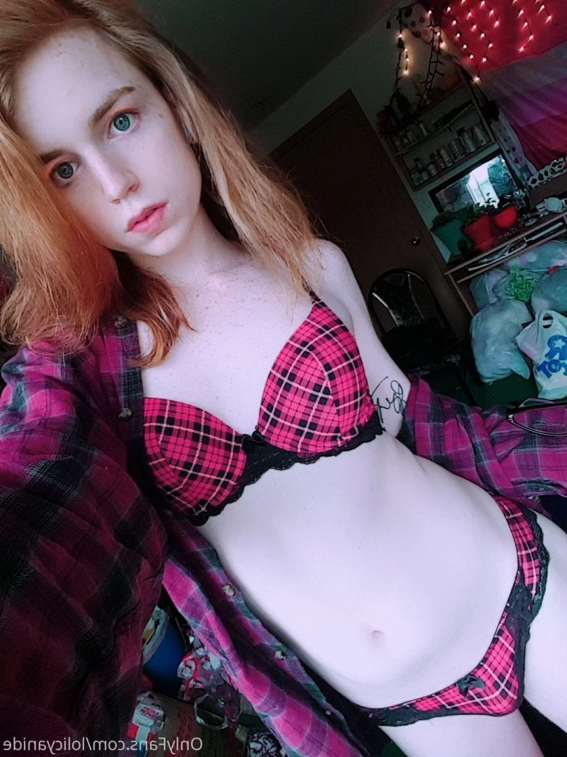 🧡🖤CyanideChuuni🖤🧡 [ cyanide_river ] Onlyfans leaked photo 5164319 on Hotleaks.tv