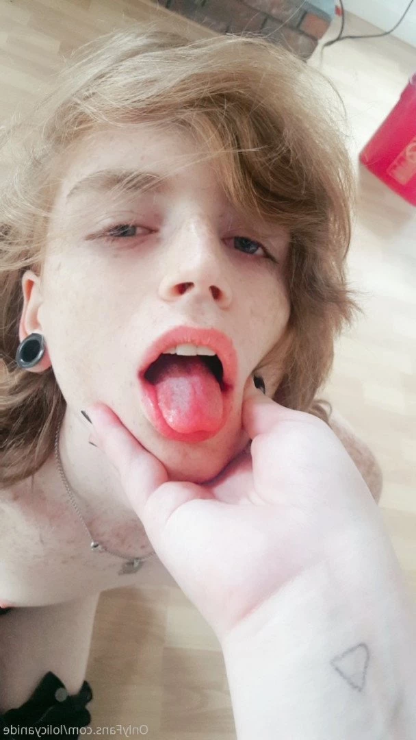 🧡🖤CyanideChuuni🖤🧡 [ cyanide_river ] Onlyfans leaked photo 5165643 on Hotleaks.tv