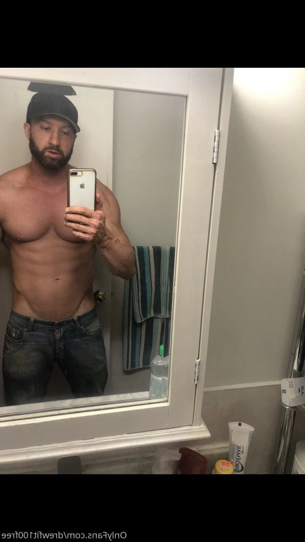 Your Fav 𝐃𝐀𝐃𝐃𝐘 𝐃𝐑𝐄𝐖😈🍆💦 [ drewfit100free ] Onlyfans leaked photo 5135035 on Hotleaks.tv